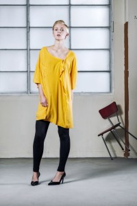rick-akkerman-fotograaf-shirt-geel-eva-dekker-model-sascha-beugel