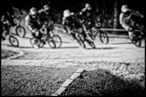 rick-akkerman-fotografie-fcc-de-boscrossers-heiloo-bmx-crossfiets-race-strijd-wedstrijd-heuvel